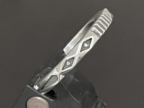 Stamped Square Wire Narrow Ring by Jennifer Curtis/リングサイズ26
