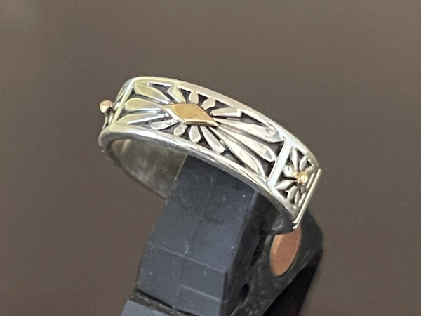 Sunburst Design Narrow Band Ring by Howard Nelson/リングサイズ21号 