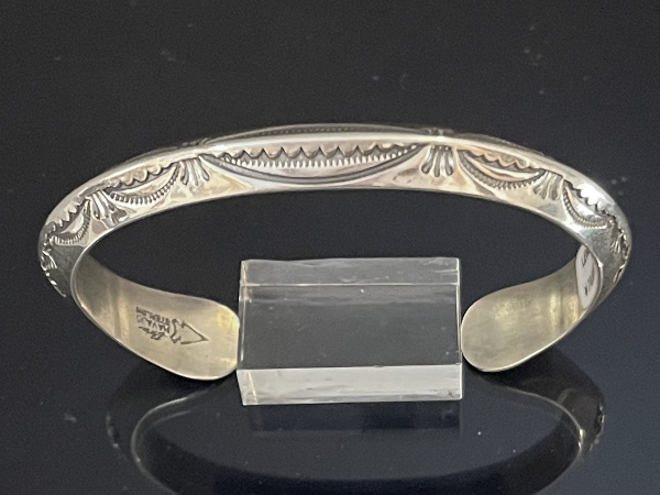 Stamped Triangle Wire Bracelet by Stanley Parker/サイズM [ロング