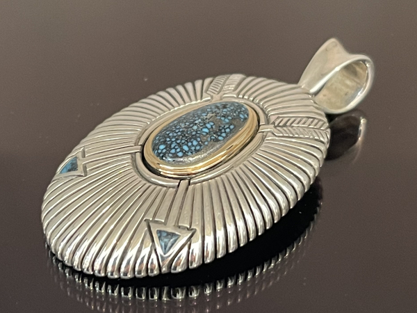 Lander Blue Turquoise Pendant by Raymond C. Yazzie [ロングブランチ ウェッブストア]